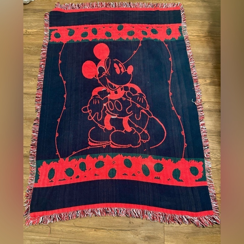 Woven Disney 45”x 65" (inches) Mickey Mouse Christmas Throw Blanket - Picture 2 of 4